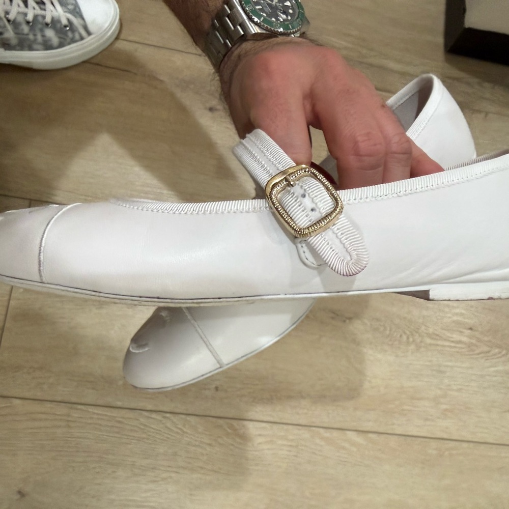 CHANEL White Quilted CC Logo Mary Jane Kids Shoes - Picture 7 of 7